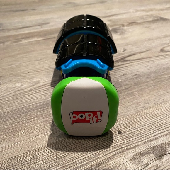 BOP IT! Tetris Edition Hasbro Hand Held Electronic Puzzle Game TESTED & WORKS - Picture 3 of 3